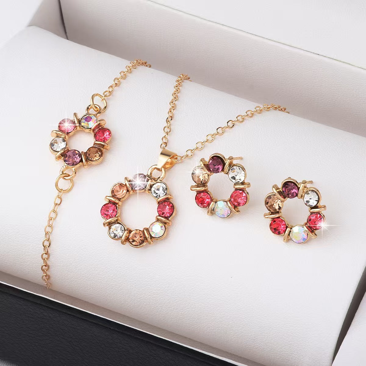 Women's Flower Circle Diamond Niche Design For Jewelry Set