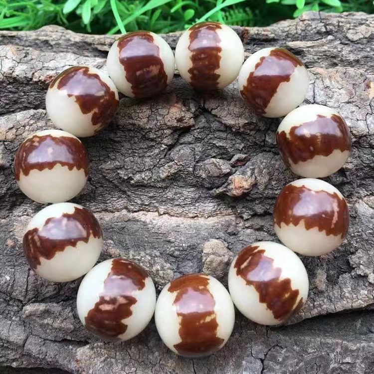 Bodhi Root Double-sided Lotus Old Materials Tiger Stripes White Jade Bracelet