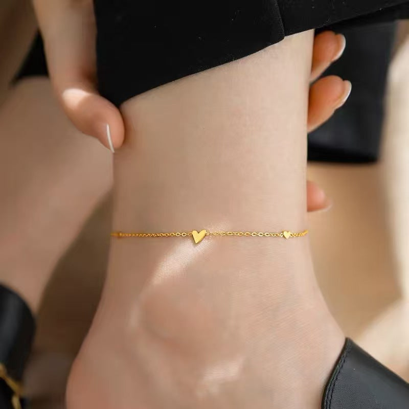 Romantic Three Heart-shaped Exquisite Titanium Steel Meticulous Heart Clavicle Chain Necklaces