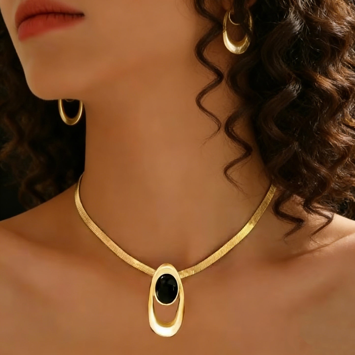 Fashion Simple Elegant Retro Oval Suit Style For Necklaces