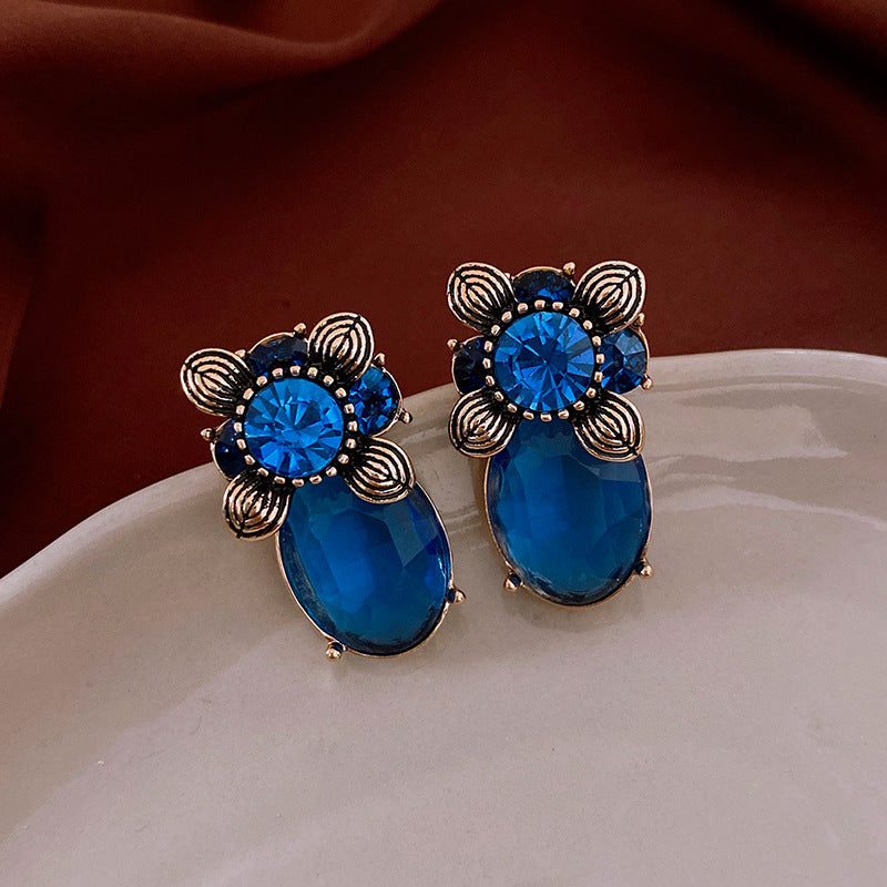 Women's Palace Style Sier Flower Light Luxury High-grade Design Sense Earrings