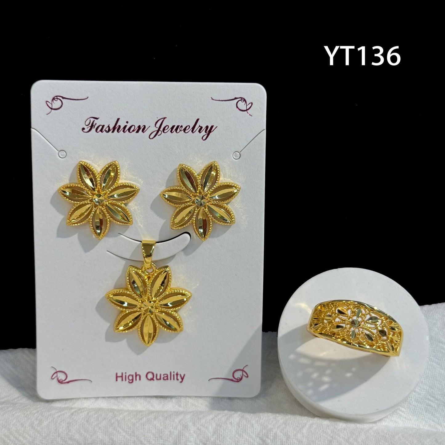 Gilding Hollow Pattern Niche Design Disc Pendants
