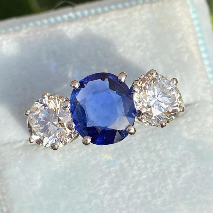 Glamorous Engagement Zircon Inlaid Fashion Alloy Rings