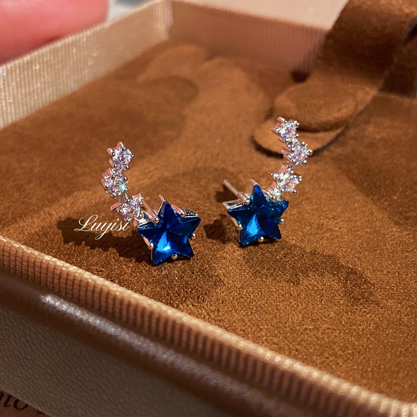 Women's Korean Style Giant Beauty Arc Zircon Fresh Blue Earrings