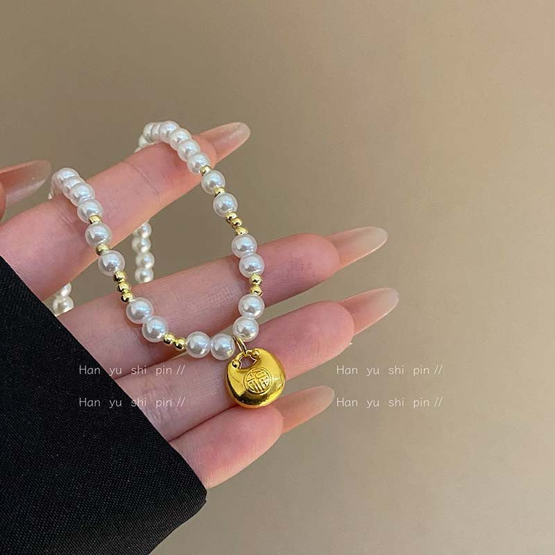 Women's Retro Pearl Affordable Luxury Fashion Temperament Wild Good-looking Clavicle Necklace