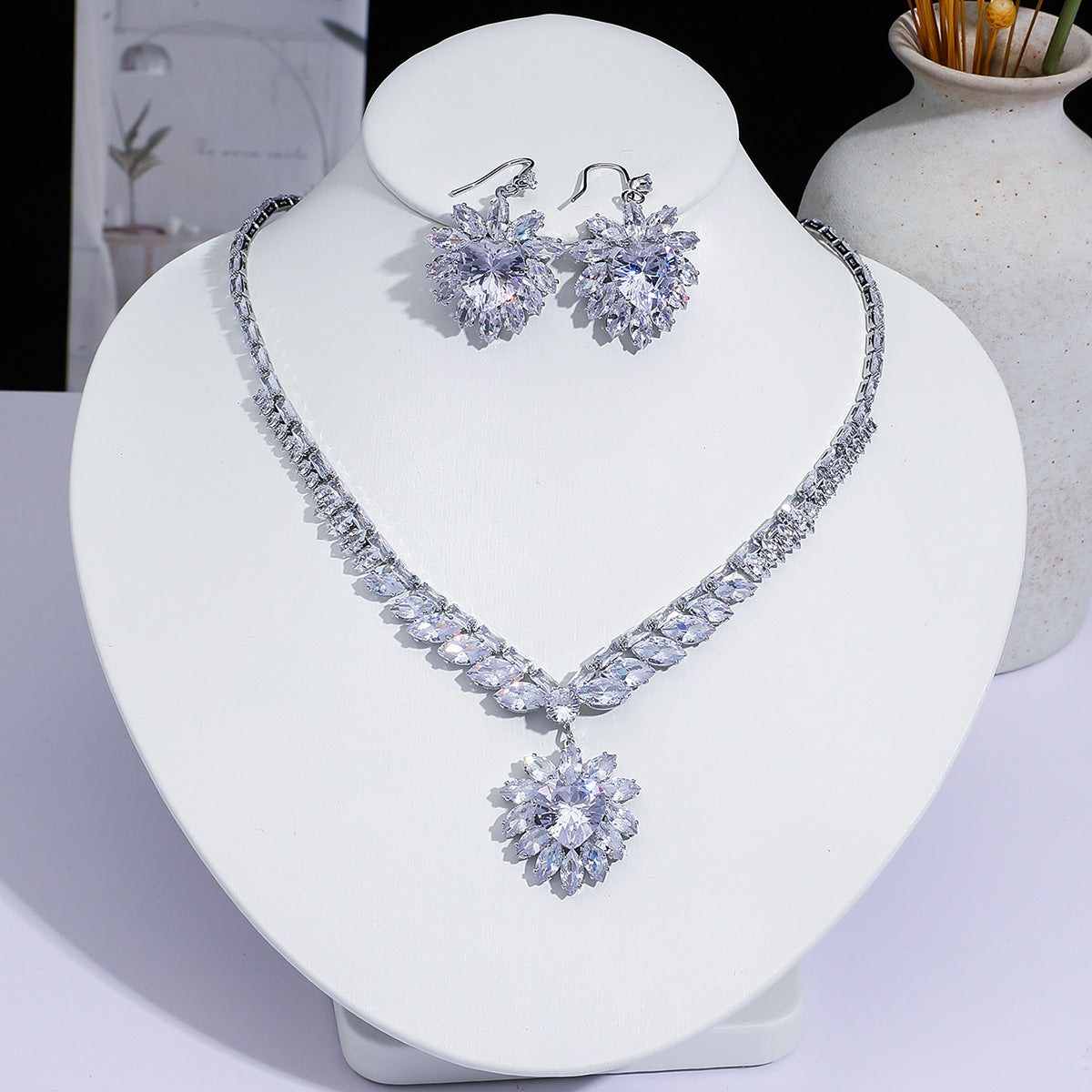 Full Diamond Drop-shaped Temperament The Dinner Party Jewelry Set