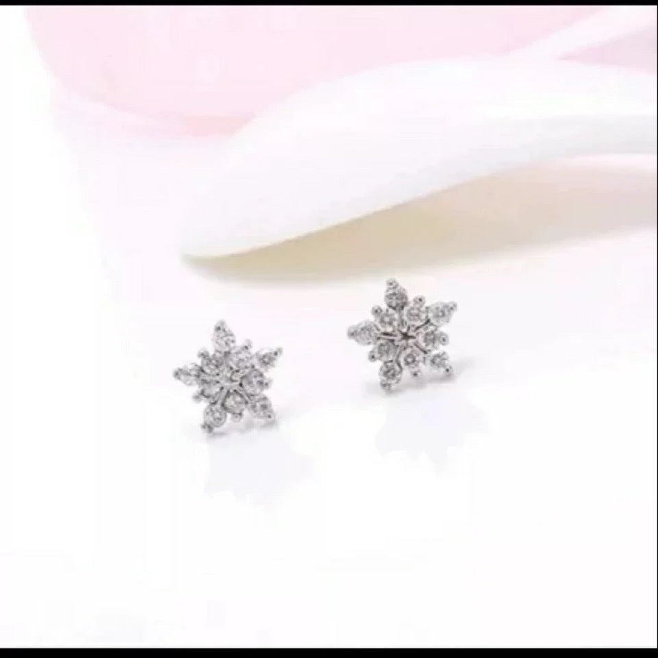 Comfortable Spring Fresh Small Everyday Joker Earrings