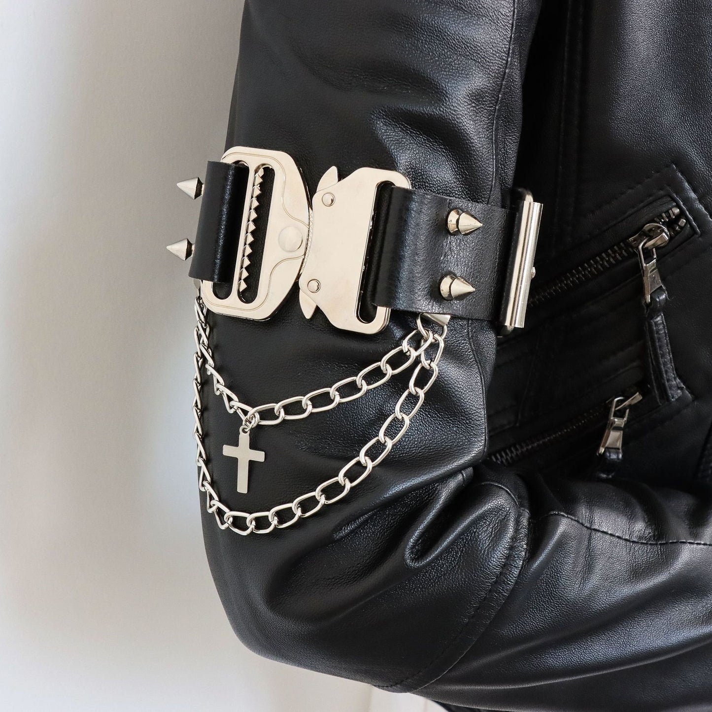 Men's Fashion Punk Leather Neck Pin Buckle Collar