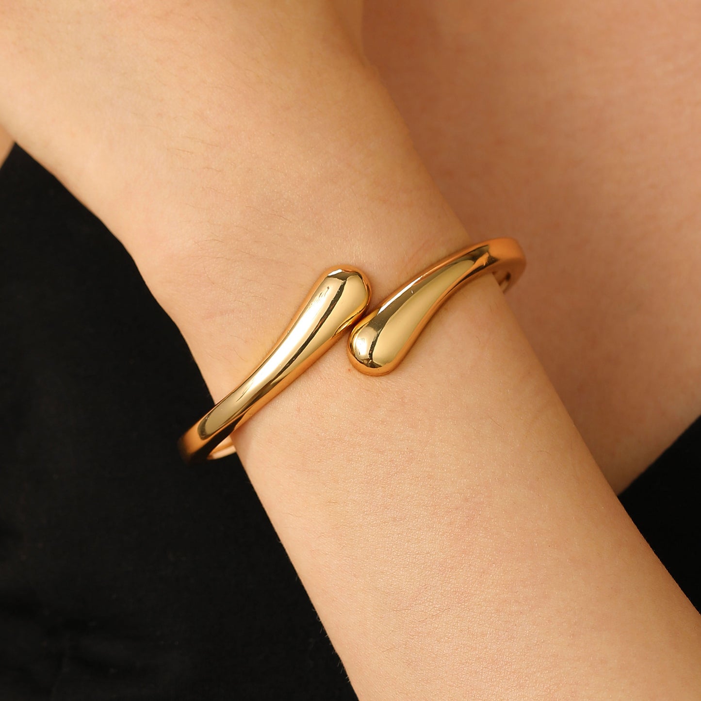 Exaggerated Irregular Glossy Design Sense Geometric Bracelets
