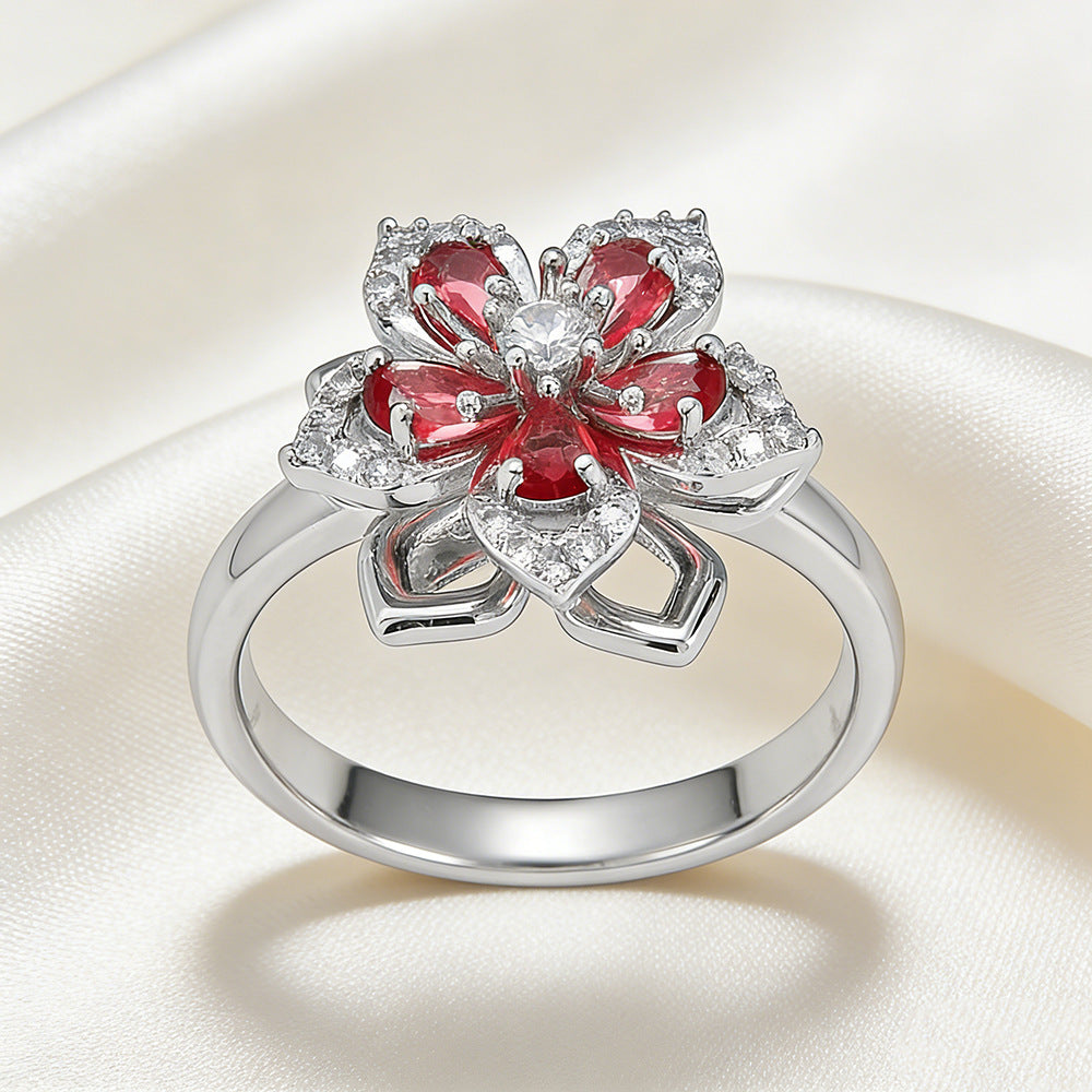 Women's Zircon Light Luxury High-grade Rotating Flower Fashion Titanium Steel Clavicle Necklaces