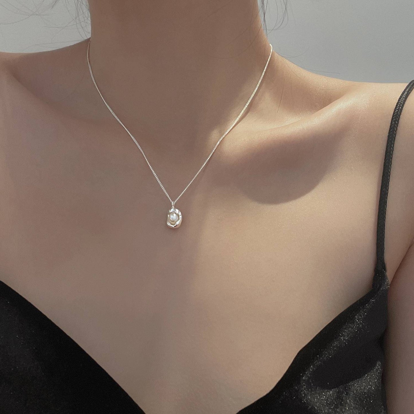 Women's Sier Pearl Geometric Simple Design Niche Bag Light Luxury Necklaces