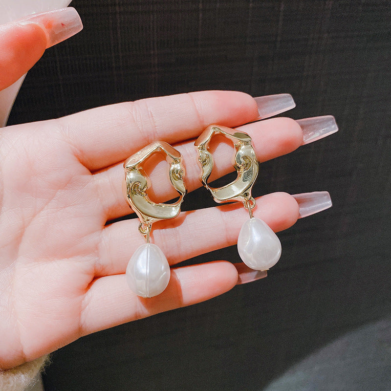 Retro Affordable Luxury Irregular Pearl Eardrops High Sense Earrings