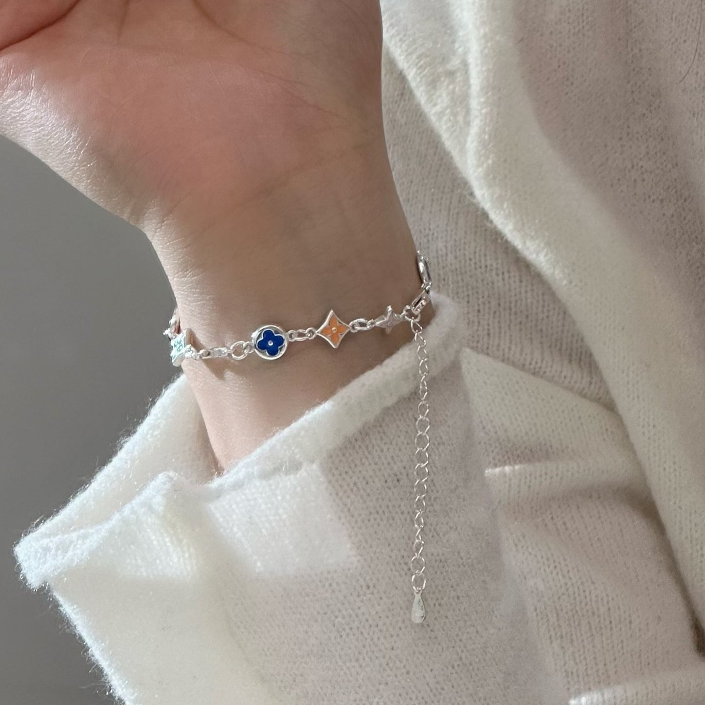 Women's Sier Summer Dopamine Enamel Ancient Flower Fashionable High-grade Light Bracelets