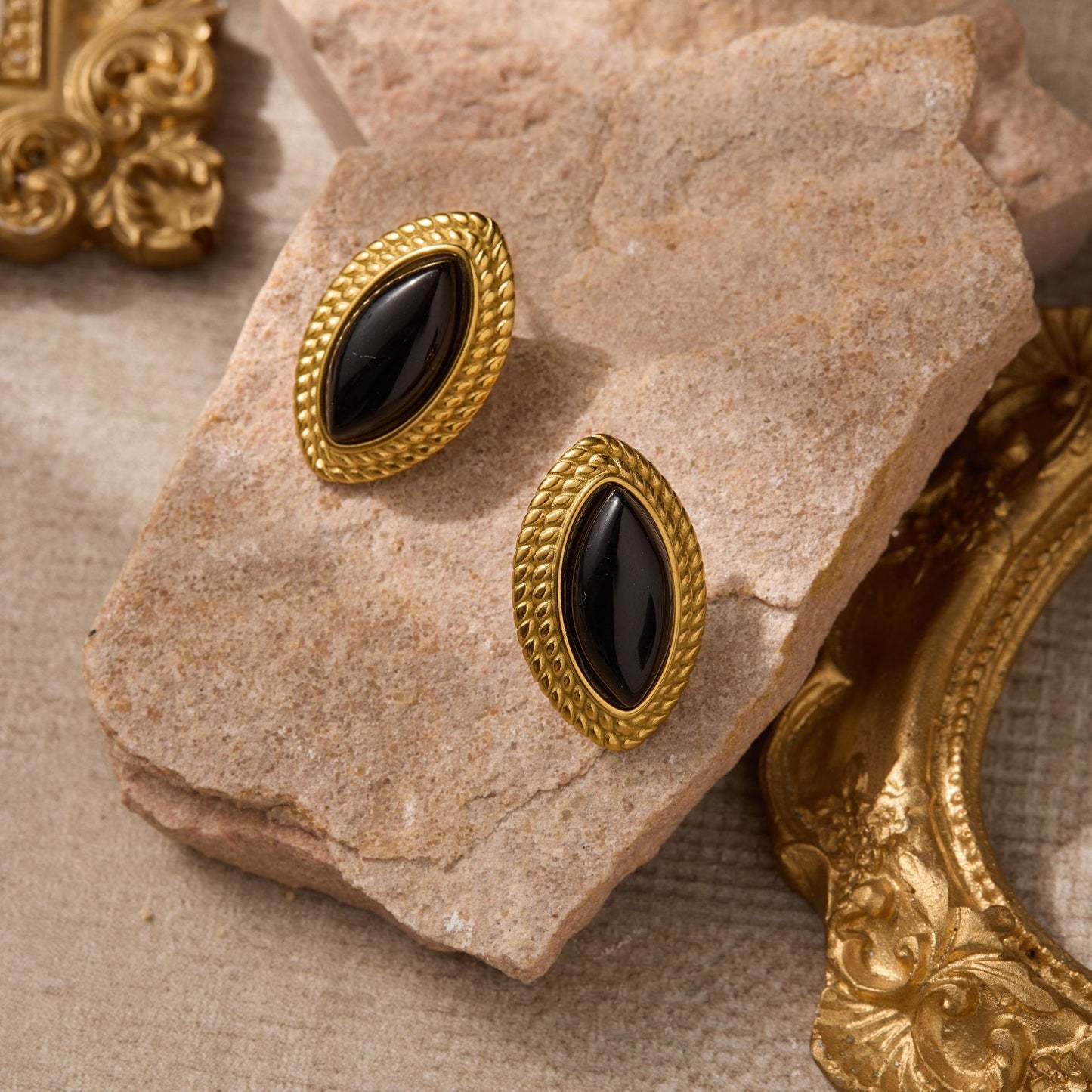 Women's Black Horse-eye Gemstone Gold-plated Stainless Steel Oval Stud Earrings