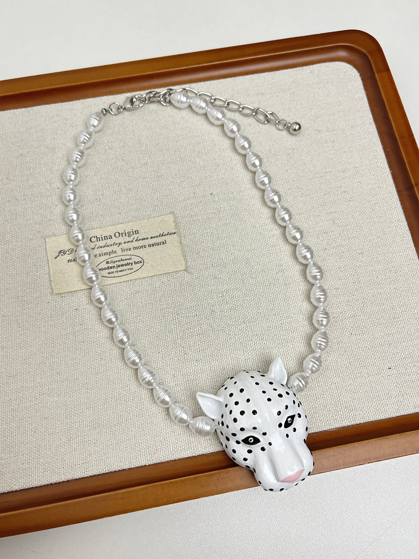Women's Enamel Leopard Head Temperament Stringed Pearls Necklace