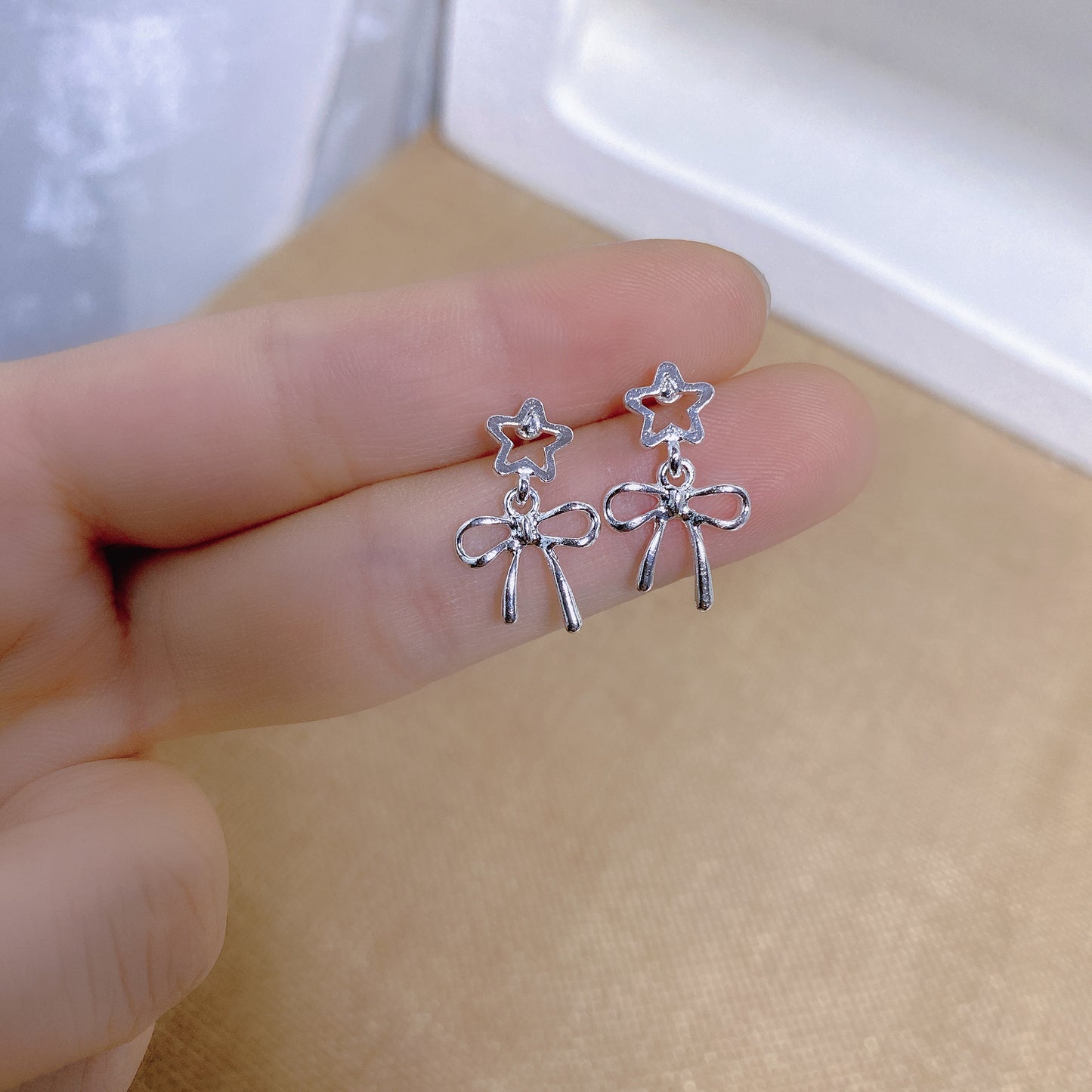 Simple Individually Packaged Exquisite Sier Bow Stud Earrings