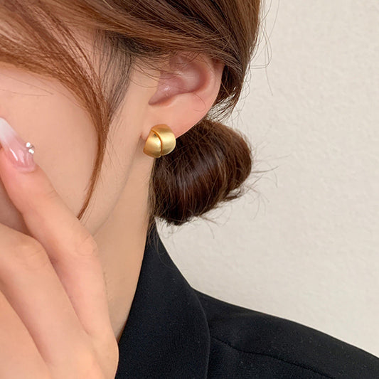 Brushed Golden Staggered High-grade Frosty Style Earrings