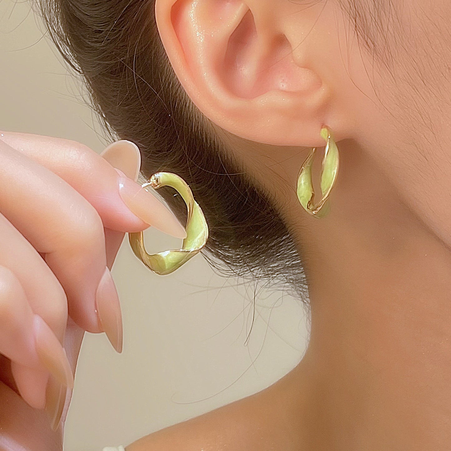 Women's Colorful Oil Shaped Fashion Temperamental Minority Design Geometric Earrings