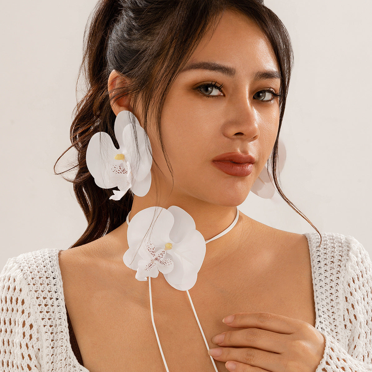 Women's Phalaenopsis Pull Personalized Long Big Flower Collar