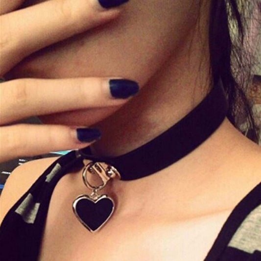 Women's Leather Dark Gothic Heart-shaped Binding Chain Collar