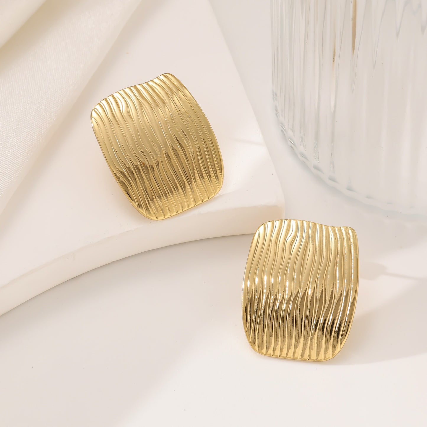 One Large Small Overlapping Stainless Steel Eardrops Gold Rings