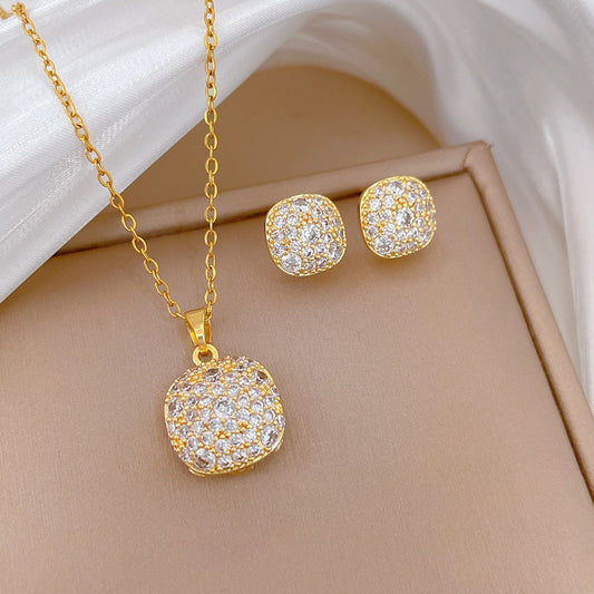 Women's Steel Diamond Square Small Suit Light Luxury Necklaces