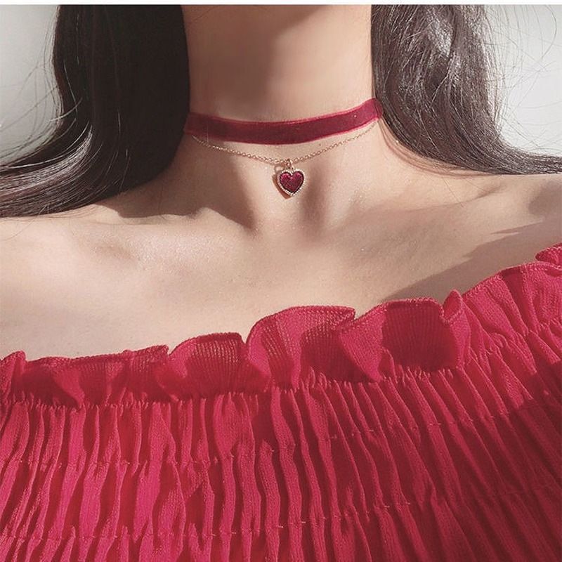 Christmas Red Retro Veet Sweet Personality Heart Clavicle Collar