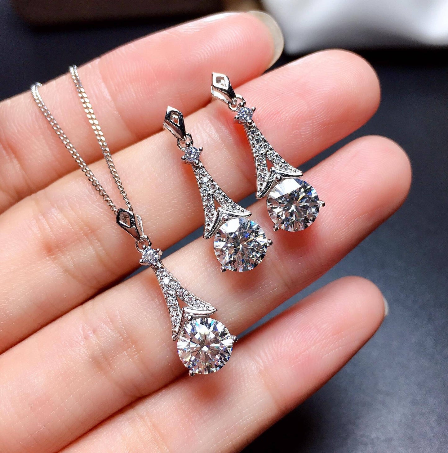 Broadcast Full Diamond Karat Eight Hearts Arrows Imitation Pendants