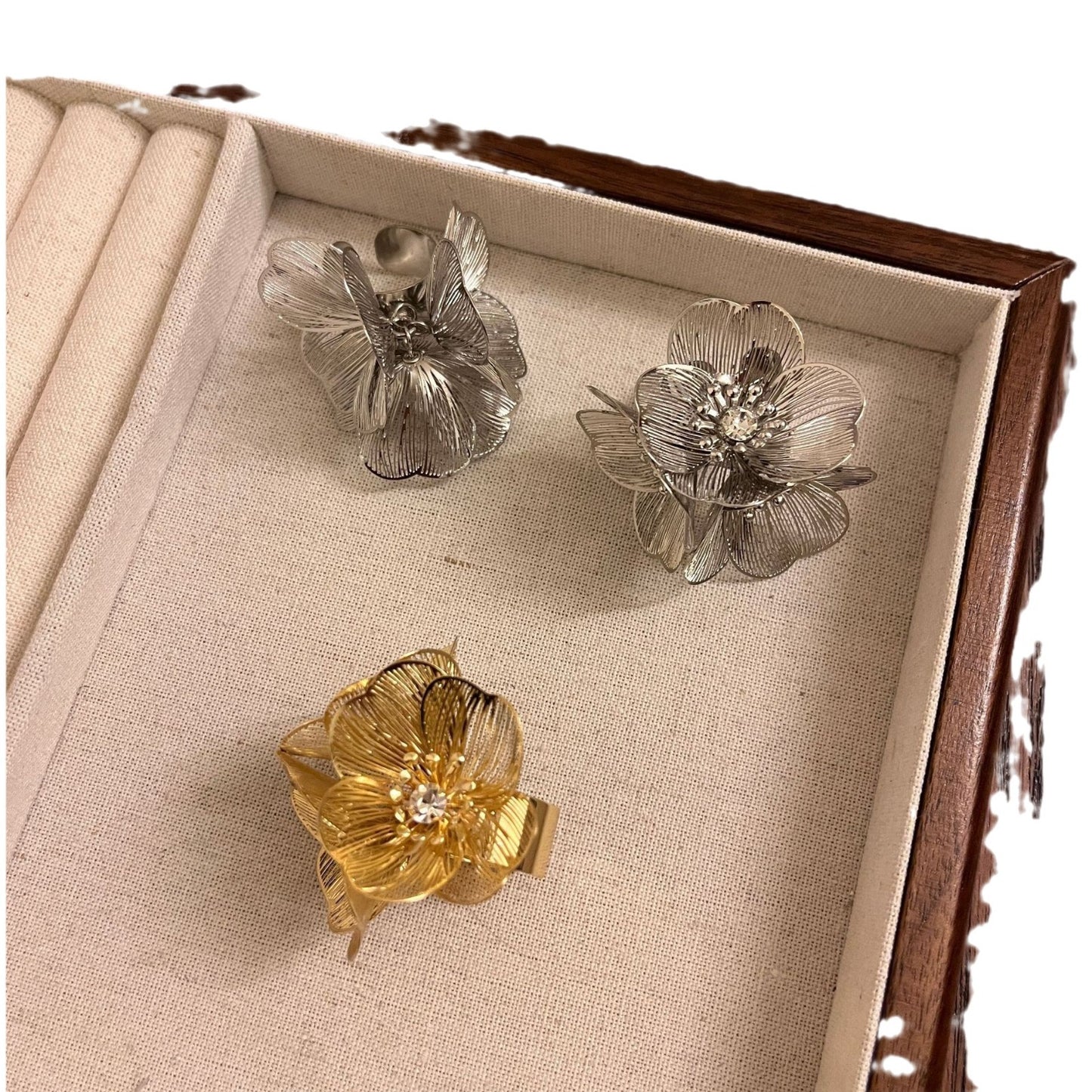 Pattern Flower Shiny Diamond Fashionable Metal Ring
