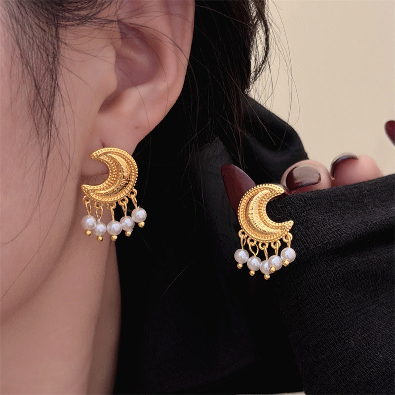 Entry Lux Sense Moon Tassel Artificial Pearl Earrings