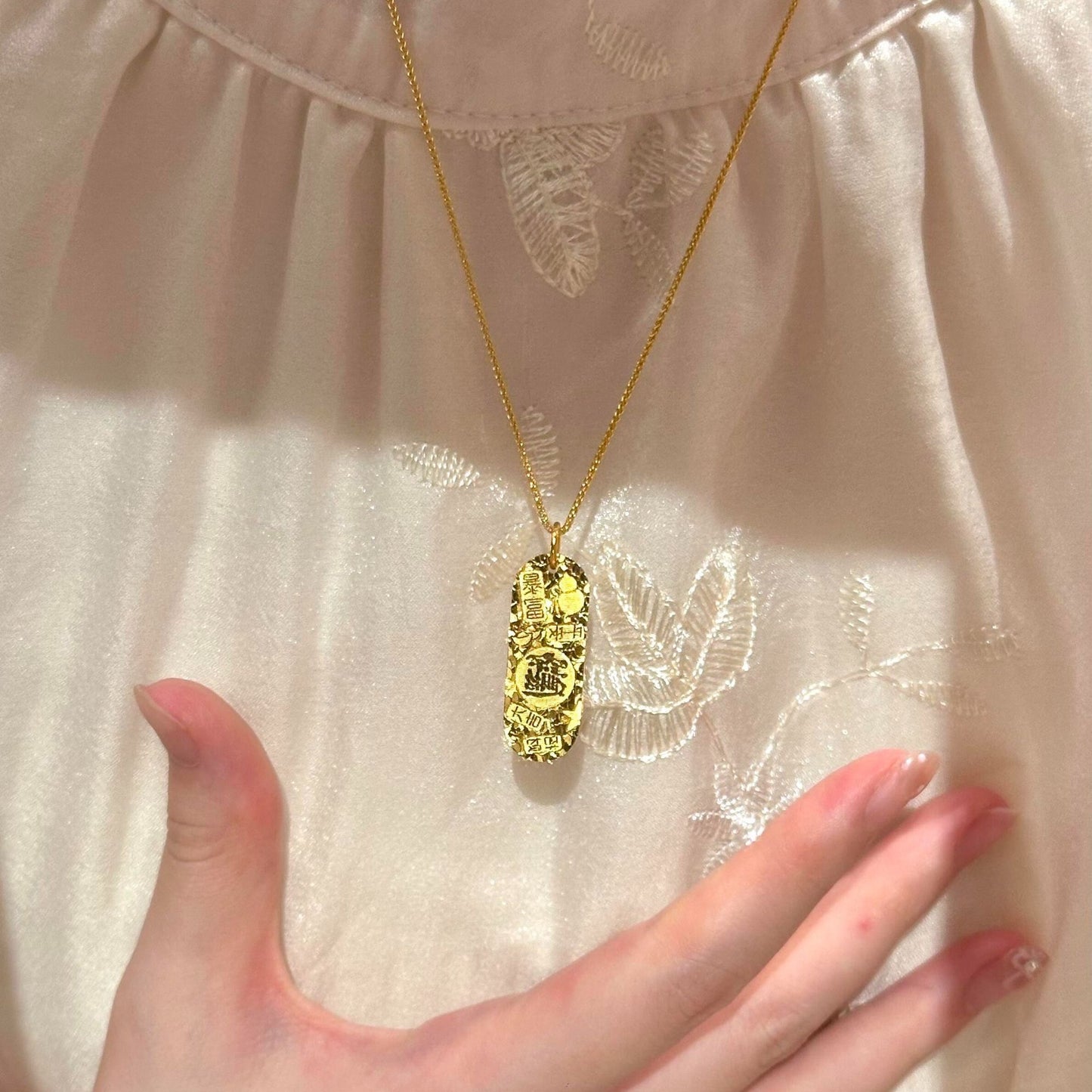 Words Mush Ice Round Plate Rich Clavicle Chain Pendants