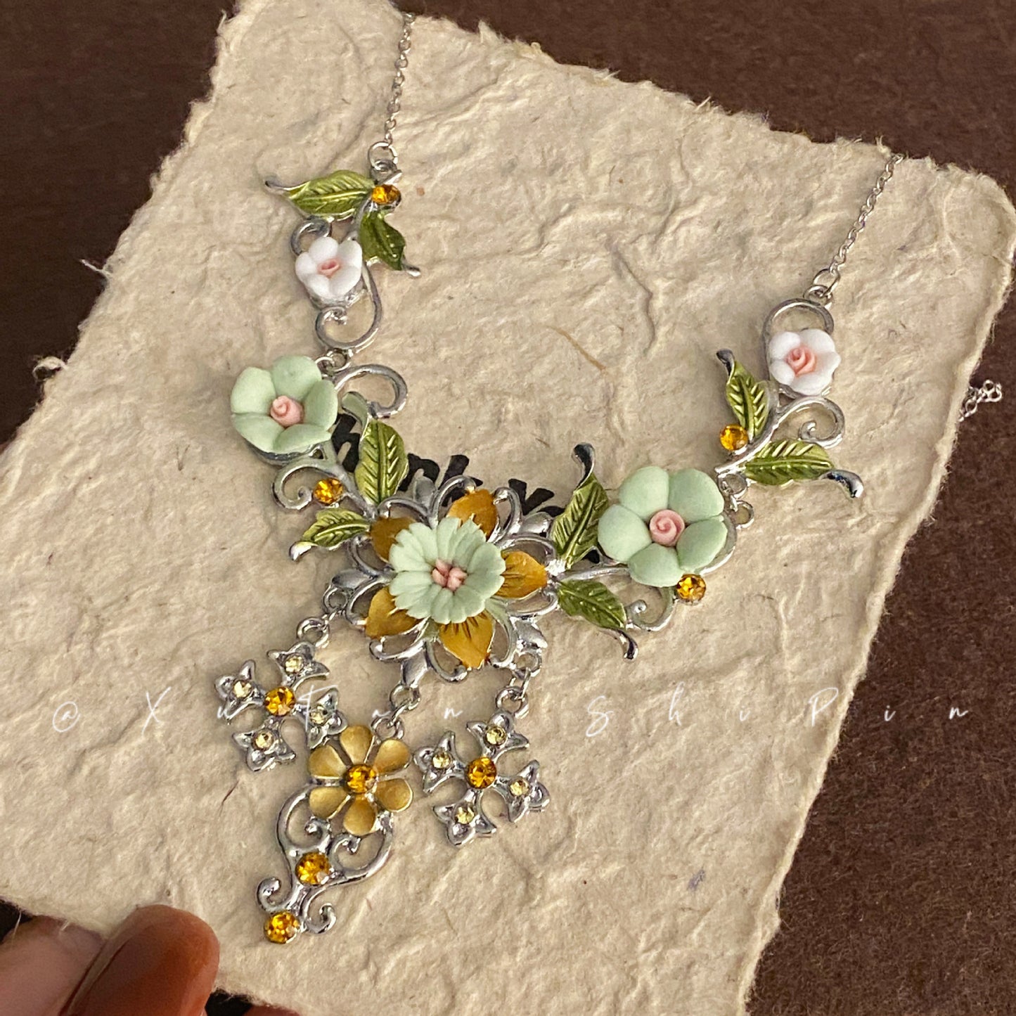 Retro Mori Style Flower Niche Temperament Entry Lux Exquisite Sweet Necklaces