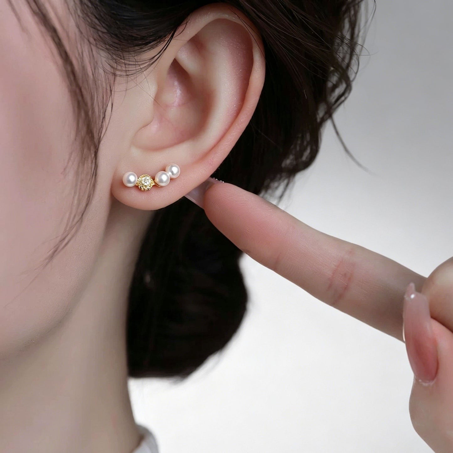 Smile Word Pearl Female High Sense Ear Earrings