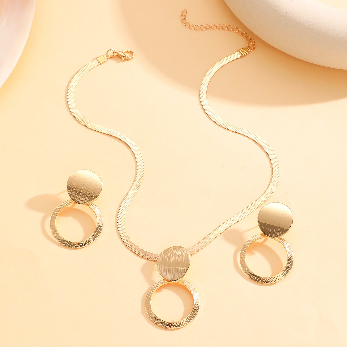Women's Elegant Geometric Heart Ear French Retro Jewelry Set