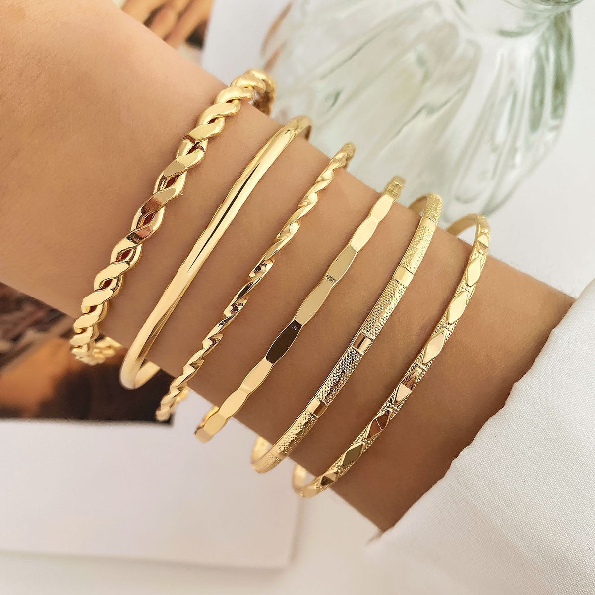 Beautiful Twist Glossy Irregular Punk Suit Bracelet