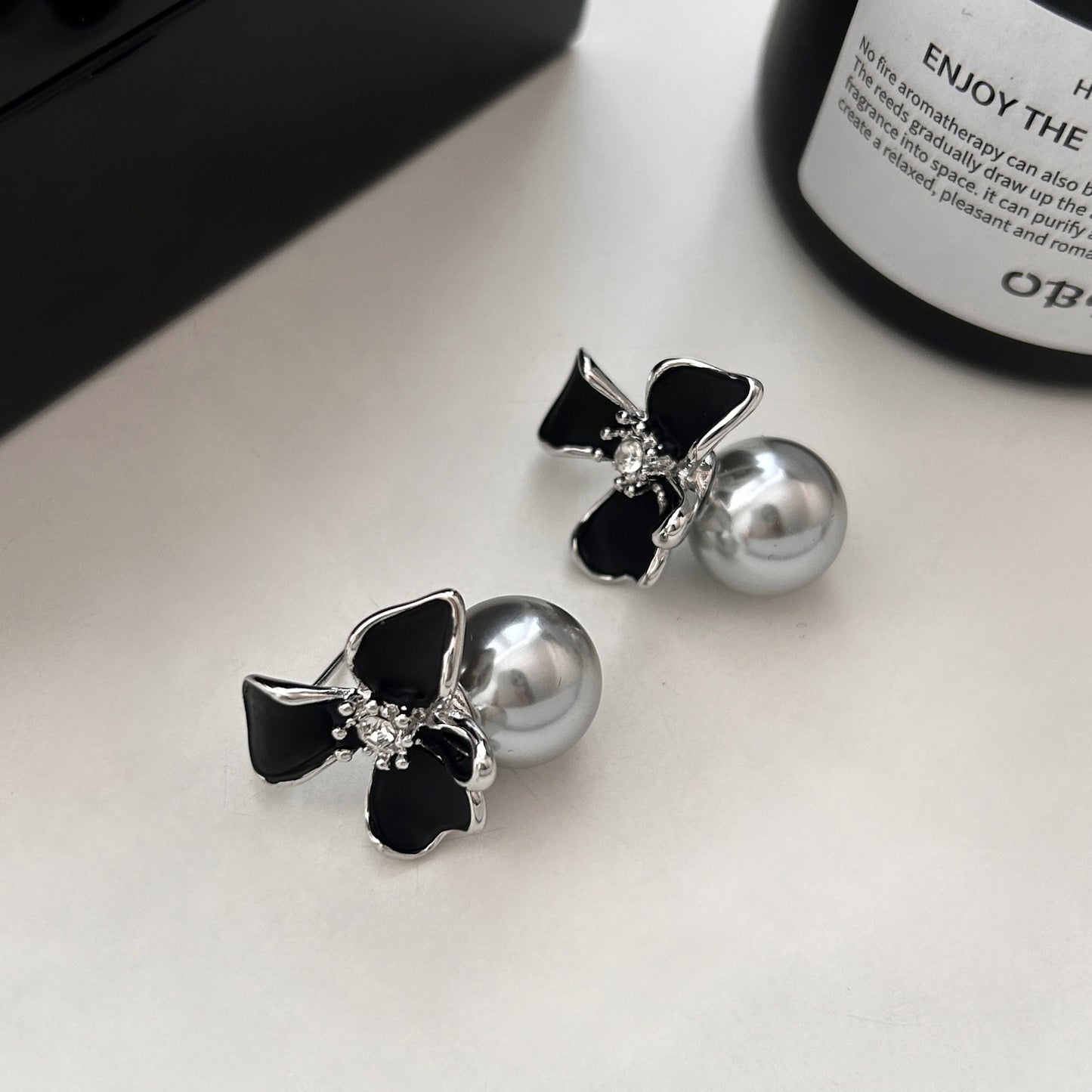 Sier Needle French Style Black Flower-de-luce Gray Bead Winter Versatile Stud Earrings