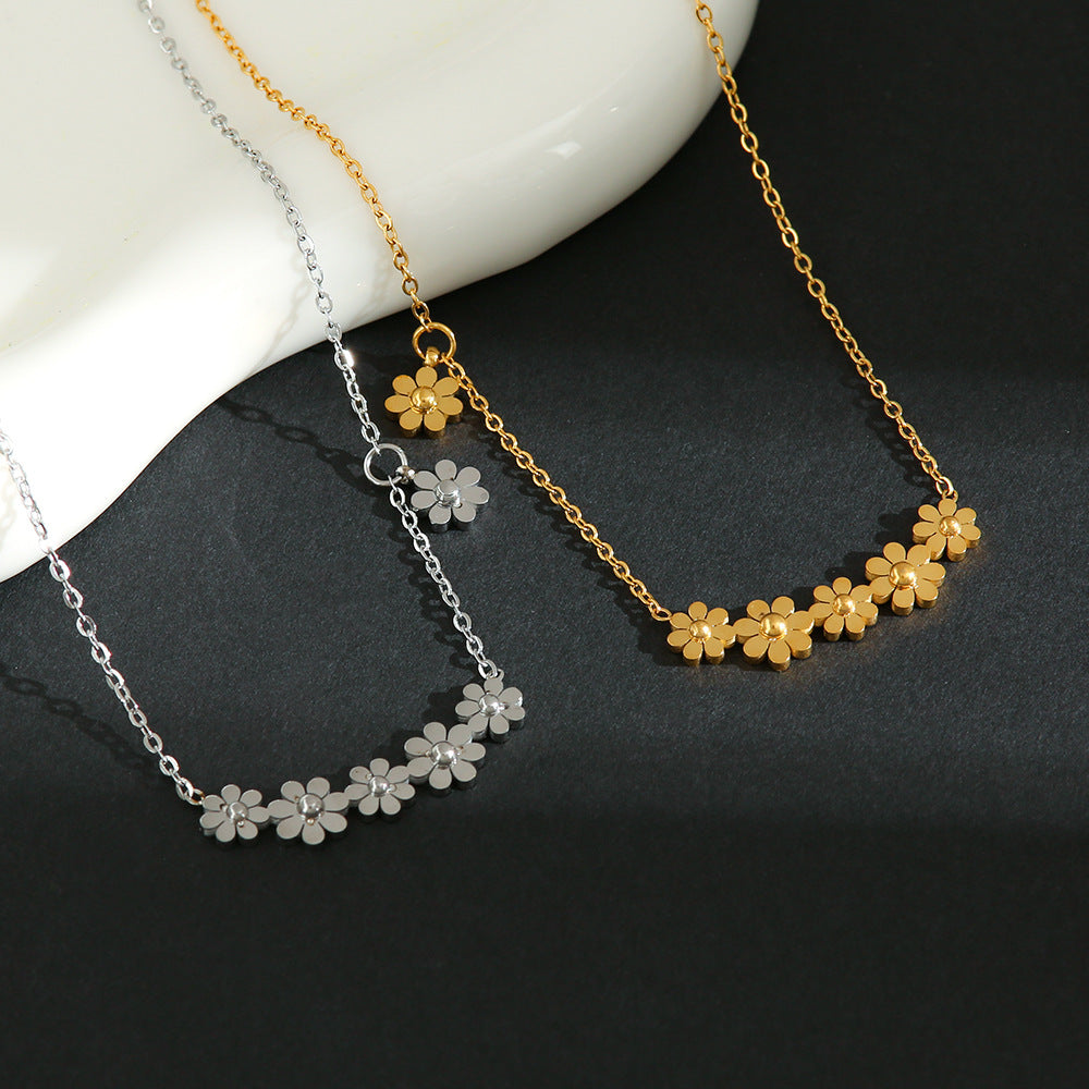 Women's Daisy Titanium Steel Design High-grade Temperament Necklaces