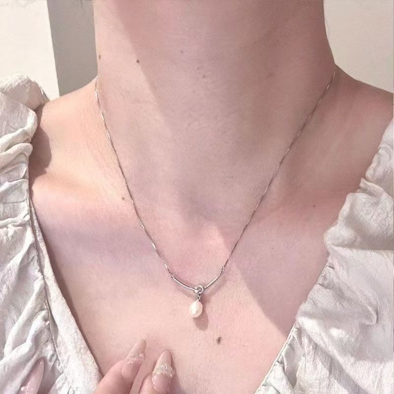 Niche Temperament Designed Moonstone Light Luxury Simplicity Necklace