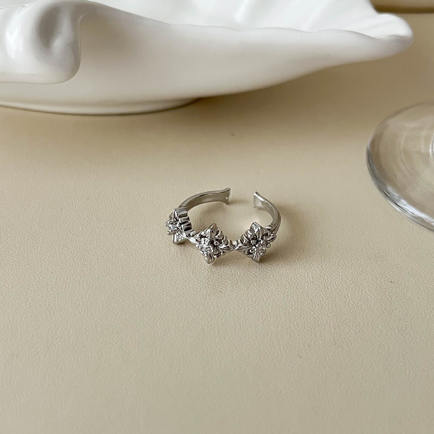 Women's Old Money Style Irregular Cross Hollow Out Open-end Zircon Unique Ring