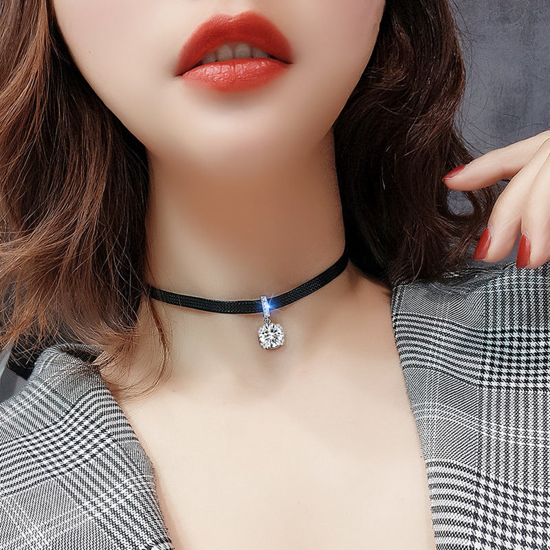 Clavicle Chain Female Neckband Crystal Round Temperament Collar