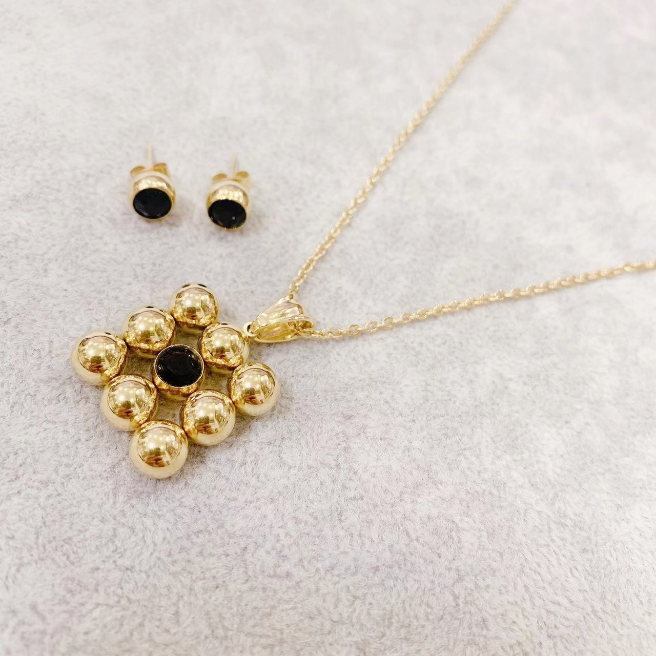 High Quality Color Protection Light Luxury Titanium Necklaces