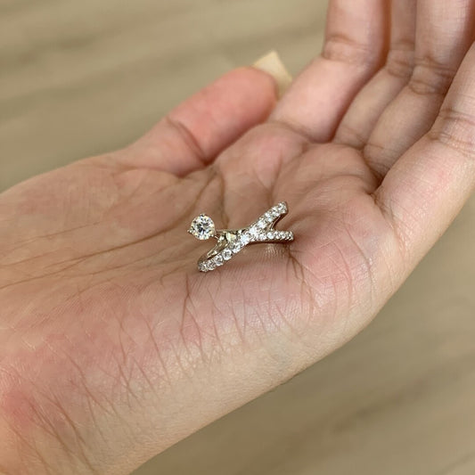 Exquisite Design Cross Meteor Light Luxury High Sense Ring