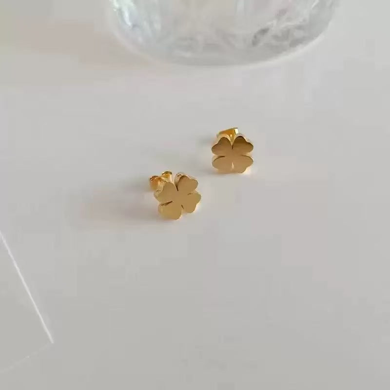 Four-leaf Clover Titanium Steel Female Light Necklace