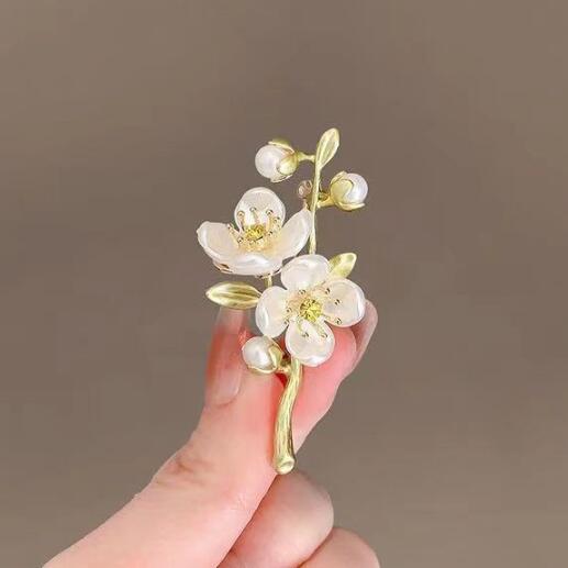 Temperament Safety Pin Add Beauty Value Light Brooches