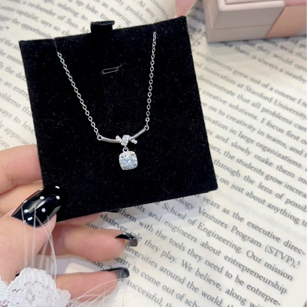 Women's Cubic Sugar Zircon For Light Luxury Minority Titanium Steel Finely Necklaces