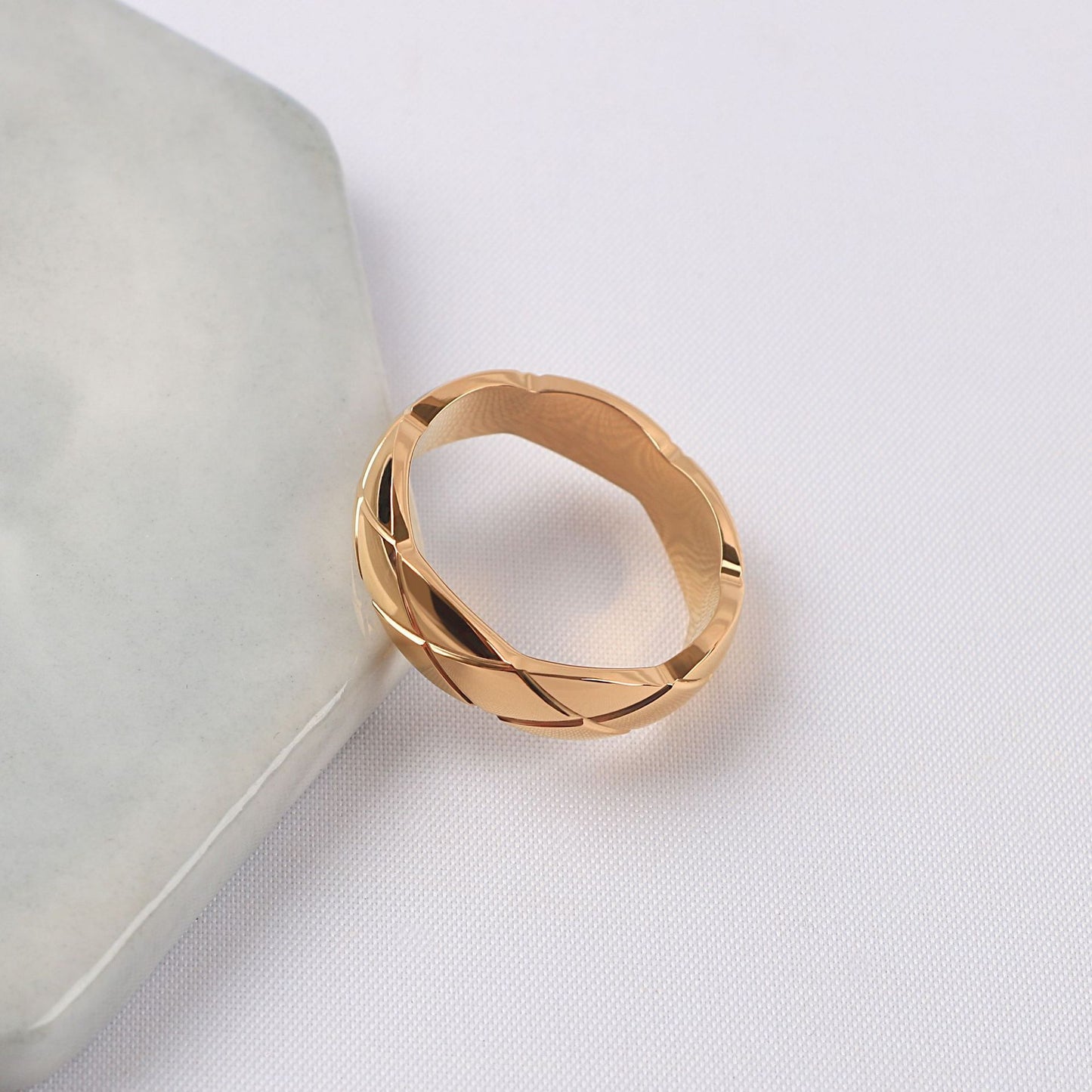 Diamond Plaid Gold Titanium Steel Couple One-hand Straight Hair Light Rings