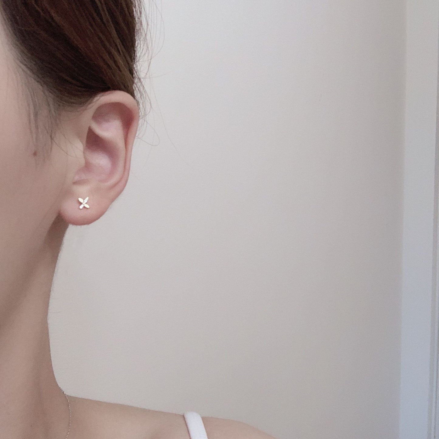 Micro Inlaid Zircon Four Leaf Clover Ear Earrings