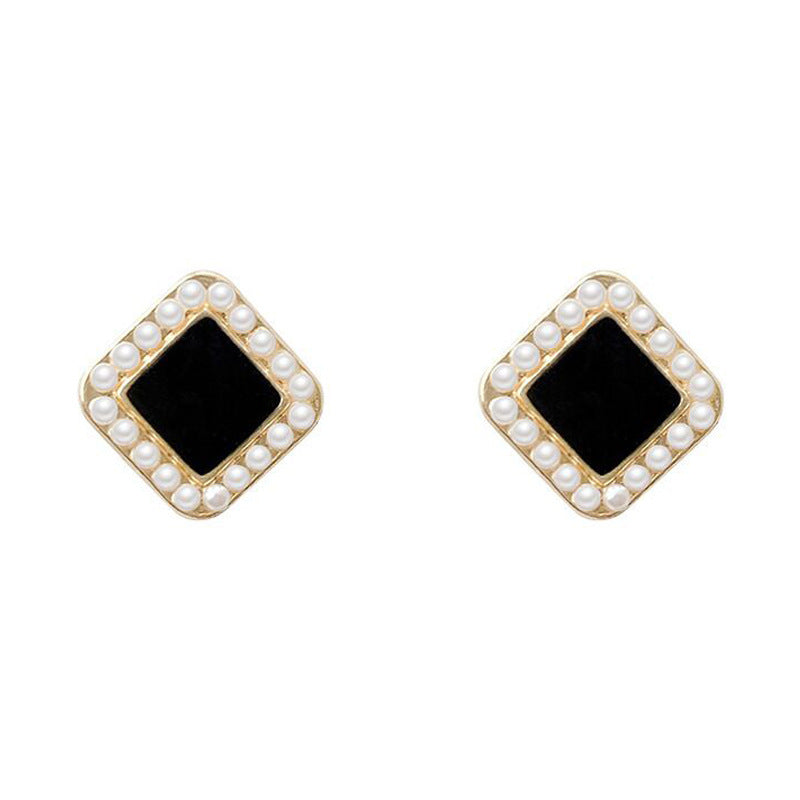 Women's Pearl Classic Style Dripping Oil Square Elegance Stud Earrings