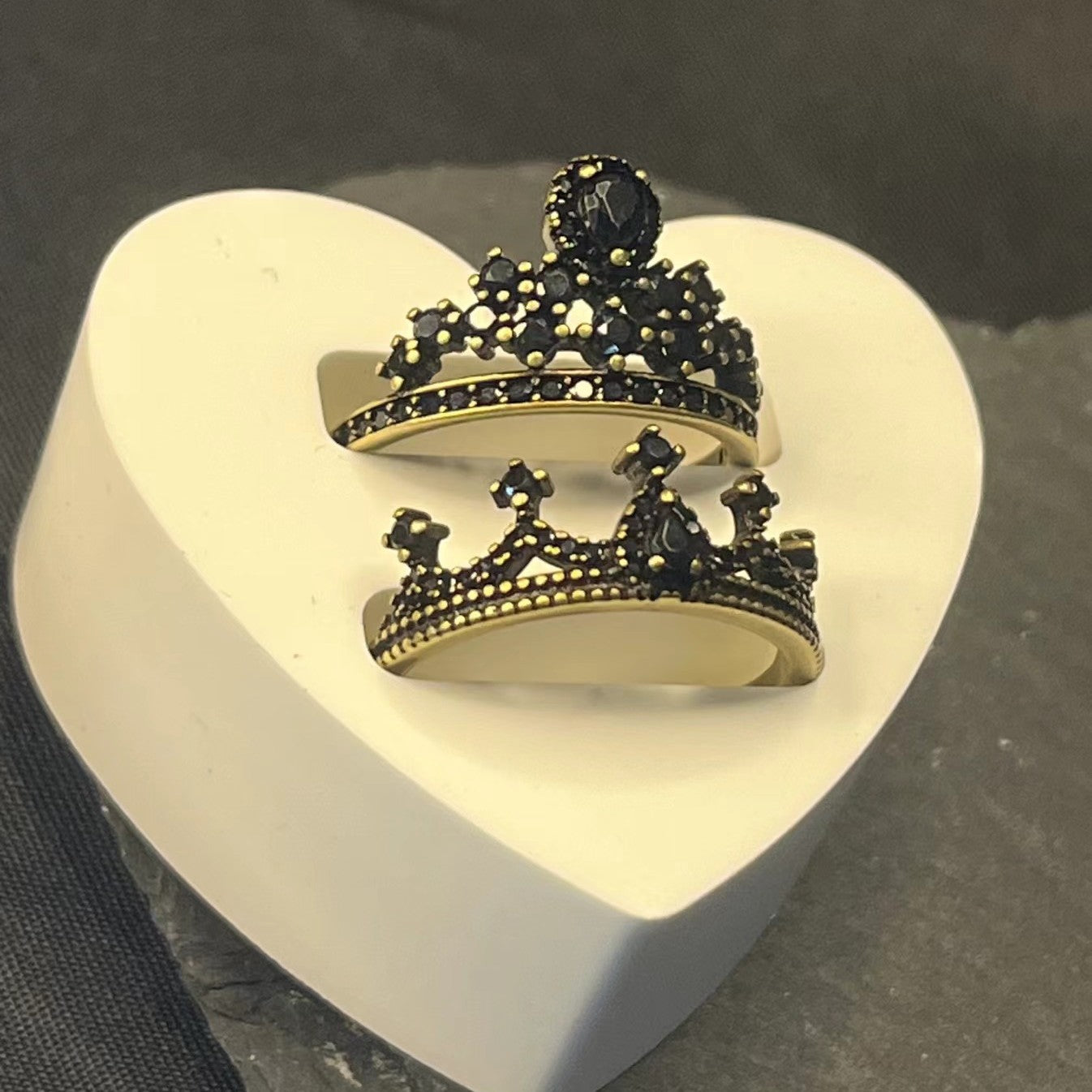 Black Zircon Super Flash Female Niche Exquisite Fashion Rings