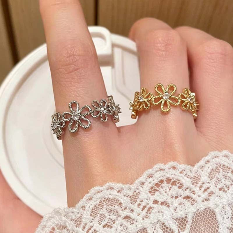 Women's Hollow Lace Flower Light Luxury High Ring